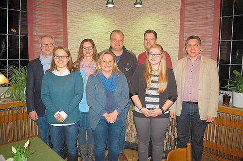 Gruppenbild mit dem neuen Ehrenvorsitzenden (Foto: Leon Sicking, WN) Gruppenbild mit dem neuen Ehrenvorsitzenden (Foto: Leon Sicking, WN)